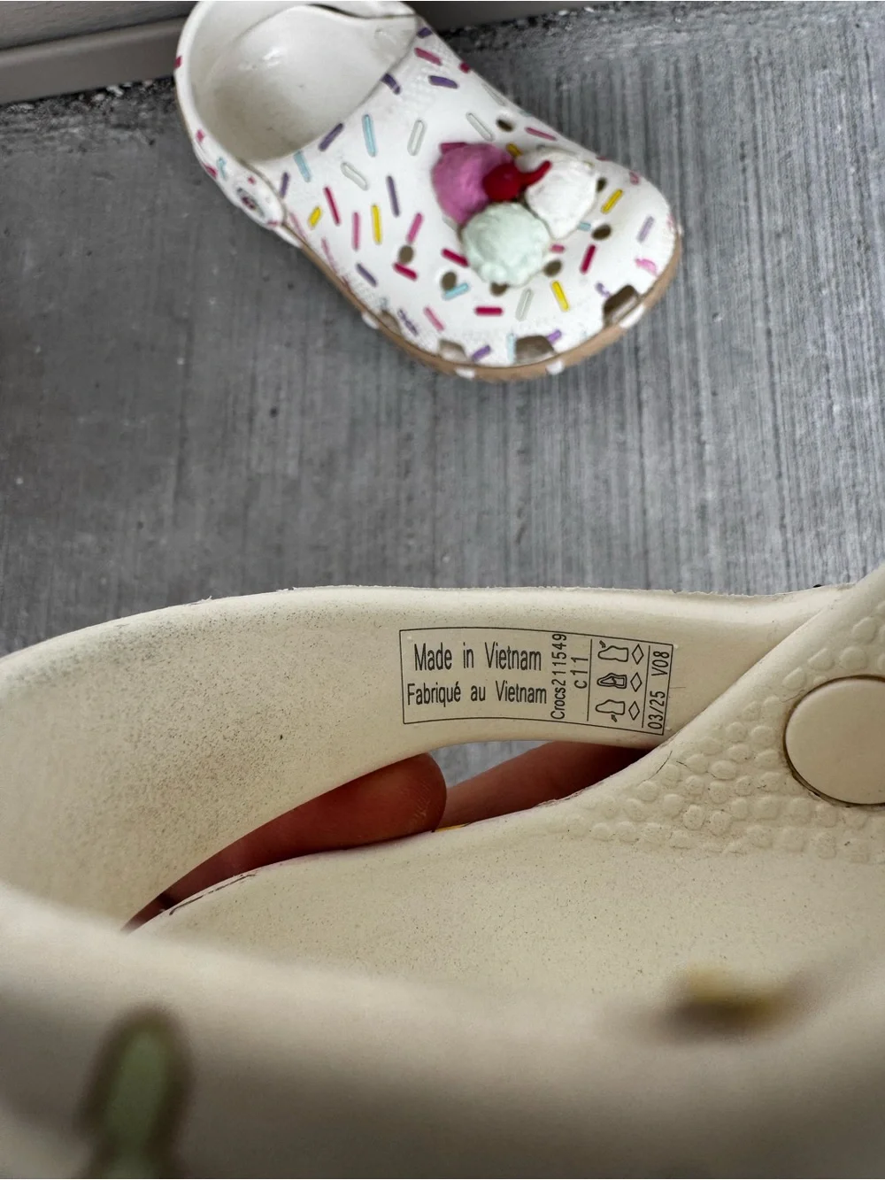 CROCS playful white